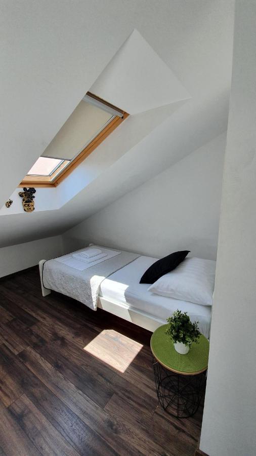 Apartments Jadranka ノヴァリャ エクステリア 写真