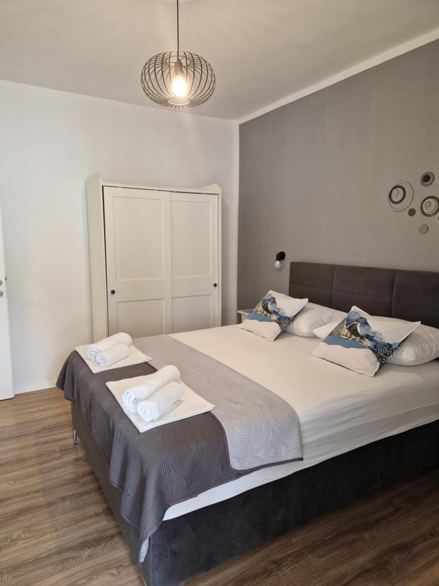 Apartments Jadranka ノヴァリャ エクステリア 写真