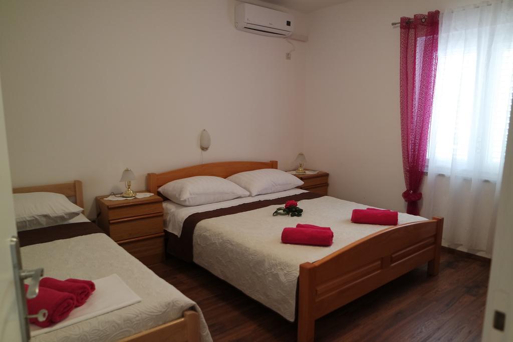 Apartments Jadranka ノヴァリャ エクステリア 写真